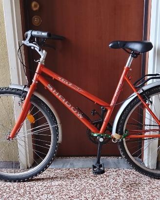 bicicletta MTB marca shadow da 26 pollici. 