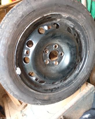 Ruota di scorta Seat Ibiza del  2008. Gancio di tr