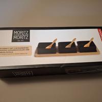 Ciotole in ceramica con tagliere in bambù