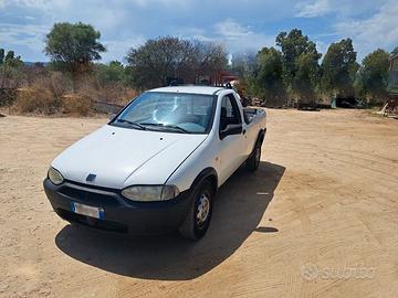 Fiat Strada, 2004