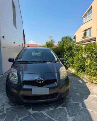 Toyota Yaris 1.4 D-4D 90 CV Automatica