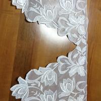 Pizzi e rifiniture ritagliabili in organza