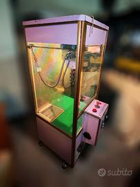 Claw machine gru arcade da revisionare