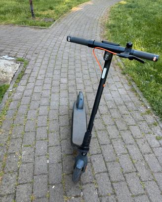 Monopattino elettrico ninebot E2 pro