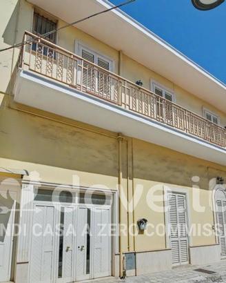 Appartamento di 213 m² con più di 5 locali e box a