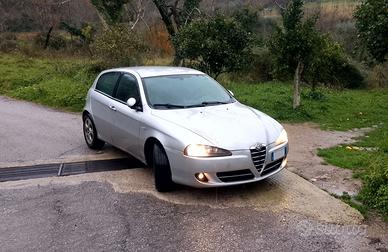 Alfa Romeo 147  1.9 jtdm (Diesel MultiJet) 120 cv