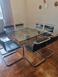 Set Tavolo 140x140 con 8 sedie Spoleto di Knoll