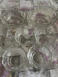 Set vintage di ciotole in vetro trasparente