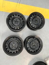 4 Cerchi in ferro usati da 15 pollici Fiat Sedici