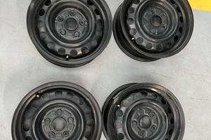 4 Cerchi in ferro usati da 15 pollici Fiat Sedici