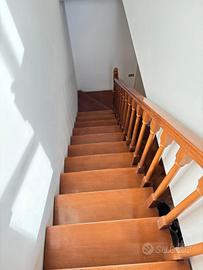 Scala in legno pregato