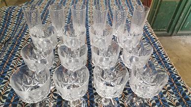 Servizio 12 bicchieri + 6 flute 