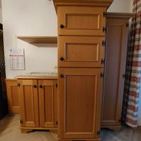 Mobili stube tirolese: credenza in essenza rovere