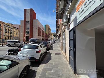 NEGOZIO A NAPOLI