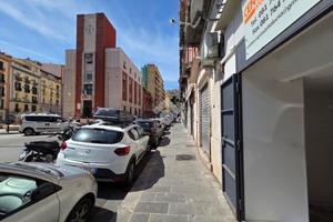 NEGOZIO A NAPOLI