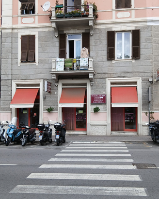 Muri negozio Macelleria Gastronomia Polleria