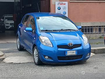 TOYOTA Yaris 1.3 5p. Sol