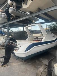 Semicabbinato da 6,40 mt con motore 40/70