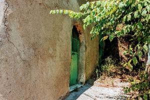 Terreno agricolo con pozzo e piccolo casale