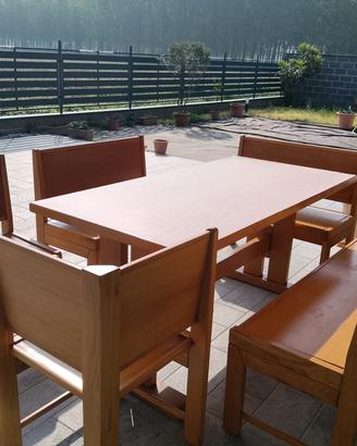 tavolo in legno Massello con panche 