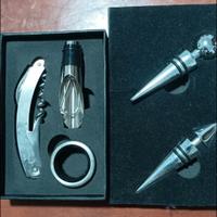 set  utensili per vino