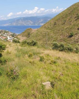 Terreno di 14238 m² a Messina