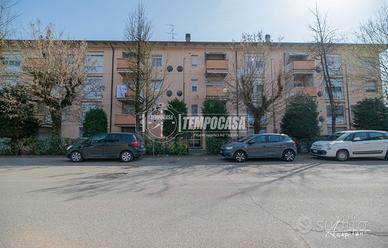 TRILOCALE AMPIO AL PRIMO PIANO CON BOX