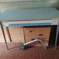 credenza e tavolo anni '60