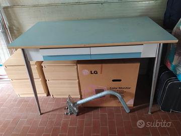 credenza e tavolo anni '60