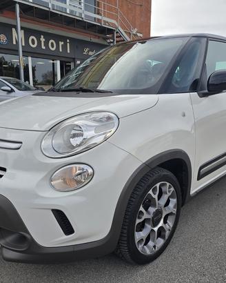 FIAT 500L 1.6 MJT 120 CV Trekking