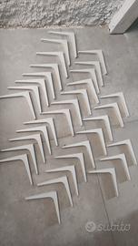 n. 32 reggimensole plastica Leroy Merlin 17x17