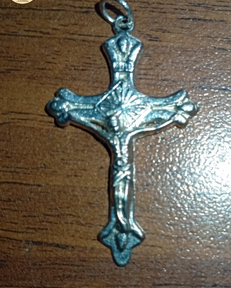 Collana con croce argentata vintage