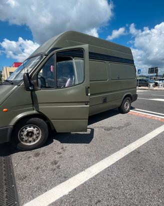 Furgone camperizzato Ford