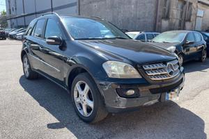 MERCEDES-BENZ ML 320 CDI Chrome*COMMERCIANTI