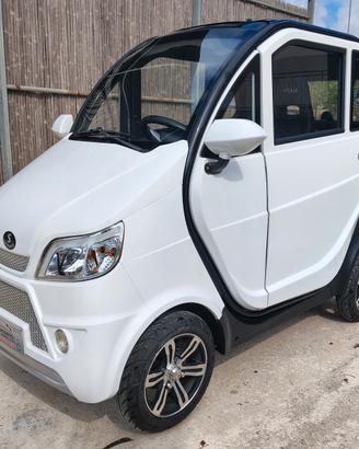 Quadriciclo elettrico cabinato MOB 25 per disabili