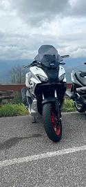 Aprilia sr gt 125