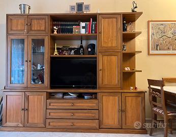 Mobile da sala e tavolo allungabile con sedie