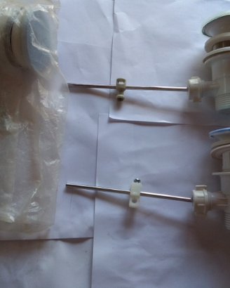 Pilette nuove in plastica per lavandino, bidè