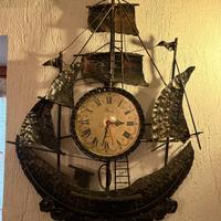 Orologio decorativo in rame a forma di galeone