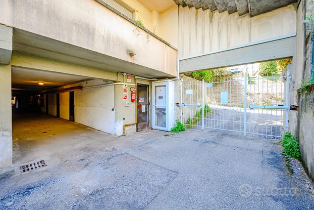 GARAGE IN A PISTOIA