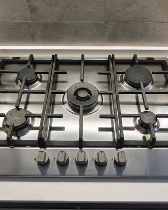 piano cottura 5 fuochi a gas Whirlpool AKR 358 IX