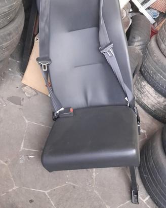 Sedile fisso per disabili 