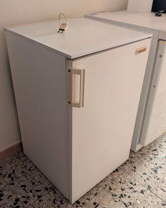 Frigorifero Vintage di piccole dimensioni