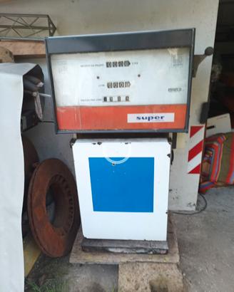 distributore benzina vintage funzinante
