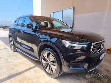 Volvo XC40 T4 Plus Dark N1