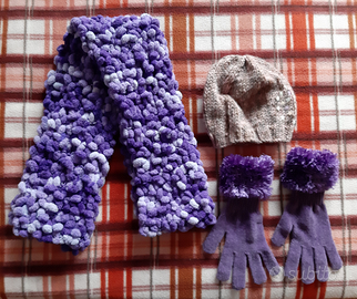 Set sciarpa, cappello e guanti donna