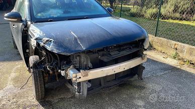 Opel Corsa incidentata Serie F