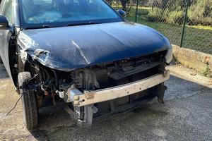 Opel Corsa incidentata Serie F