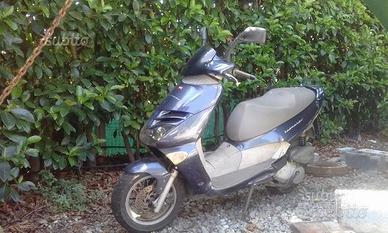 Aprilia Leonardo 150 - anno 2000 pezzi di ricambio