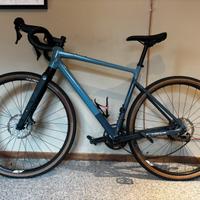 Bici da gravel focus Atlas